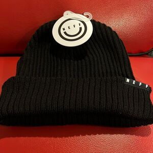NWT Neff hat
